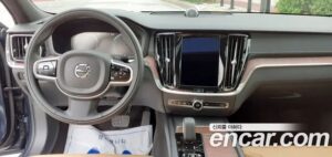 Volvo V60 B5 AWD 2022 года из Южной Кореи