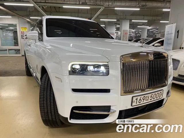 Rolls-Royce Cullinan 6.7 V12 2020 года из Кореи