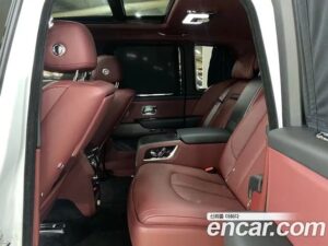 Rolls-Royce Cullinan 6.7 V12 2020 года из Южной Кореи