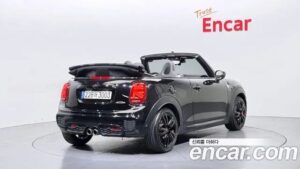 Mini Cooper Convertible JCW 2021 года из Южной Кореи