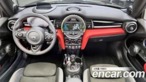 Mini Cooper Convertible JCW 2021 года из Южной Кореи