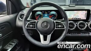 Mercedes-Benz GLB-Class GLB220 2021 года из Южной Кореи