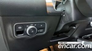 Mercedes-Benz GLB-Class GLB220 2021 года из Южной Кореи