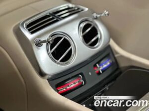 Rolls-Royce Dawn 6.6 V12 2021 года из Южной Кореи