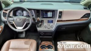 Toyota Sienna 3.5 2020 года из Южной Кореи