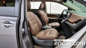 Toyota Sienna 3.5 2020 года из Южной Кореи