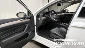 Volkswagen Passat 2.0 TDI Prestige 2021 года из Южной Кореи