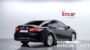 Toyota Camry 2.5 XLE HYBRID 2021 года из Южной Кореи