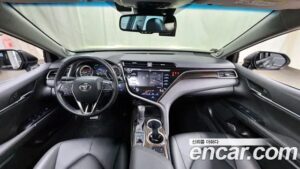 Toyota Camry 2.5 XLE HYBRID 2021 года из Южной Кореи