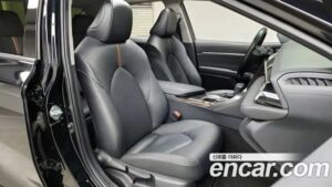 Toyota Camry 2.5 XLE HYBRID 2021 года из Южной Кореи