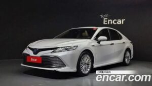 Toyota Camry 2.5 XLE HYBRID 2021 года из Южной Кореи