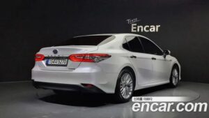 Toyota Camry 2.5 XLE HYBRID 2021 года из Южной Кореи