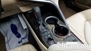 Toyota Camry 2.5 XLE HYBRID 2021 года из Южной Кореи
