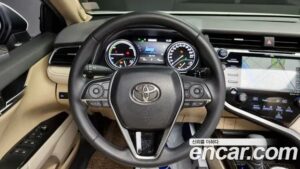 Toyota Camry 2.5 XLE HYBRID 2021 года из Южной Кореи