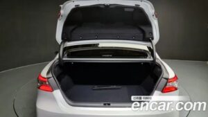 Toyota Camry 2.5 XLE HYBRID 2021 года из Южной Кореи