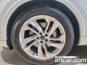 Audi Q7 50 TDI 4WD Premium 2021 года из Южной Кореи