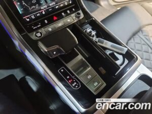 Audi Q7 50 TDI 4WD Premium 2021 года из Южной Кореи