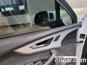 Audi Q7 50 TDI 4WD Premium 2021 года из Южной Кореи