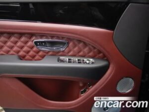 Bentley Bentayga 4.0 V8 2021 года из Южной Кореи