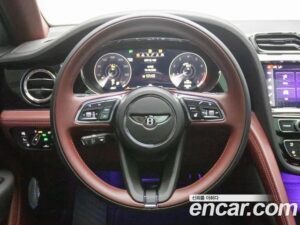 Bentley Bentayga 4.0 V8 2021 года из Южной Кореи