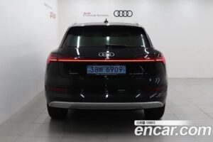 Audi e-tron 55 4WD 2022 года из Южной Кореи