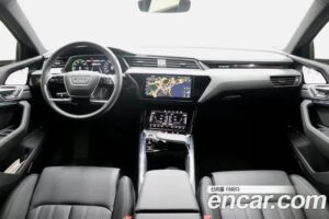 Audi e-tron 55 4WD 2022 года из Южной Кореи