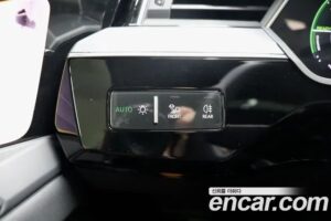 Audi e-tron 55 4WD 2022 года из Южной Кореи