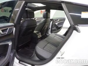 Audi A7 55 TFSI 4WD Premium 2022 года из Южной Кореи