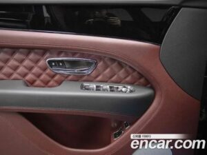 Bentley Bentayga 4.0 V8 2021 года из Южной Кореи