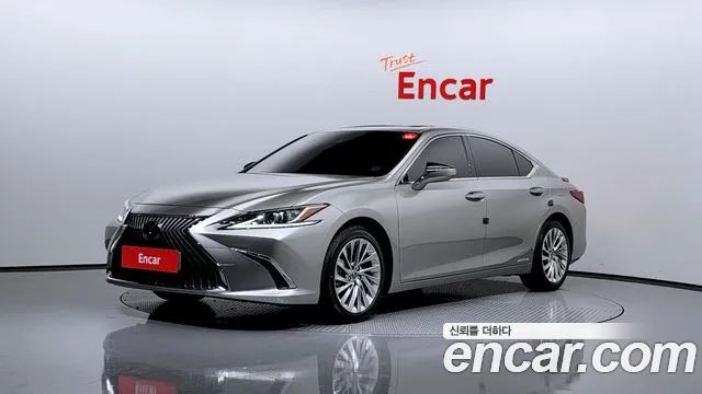 Lexus ES Luxury Plus 2021 года из Кореи