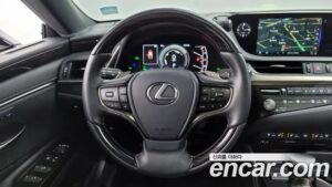 Lexus ES Luxury Plus 2021 года из Южной Кореи