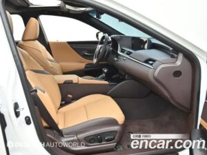 Lexus ES Executive 2021 года из Южной Кореи