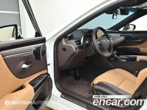 Lexus ES Executive 2021 года из Южной Кореи