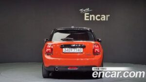 Mini Cooper 5Door DEFAULT 2020 года из Южной Кореи