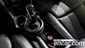 Mini Cooper 5Door DEFAULT 2020 года из Южной Кореи