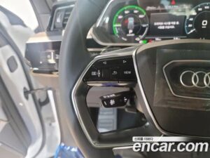 Audi e-tron 55 4WD Sportback 2022 года из Южной Кореи
