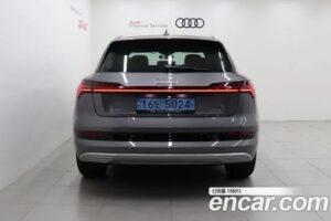 Audi e-tron 55 4WD 2022 года из Южной Кореи