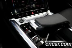 Audi e-tron 55 4WD 2022 года из Южной Кореи