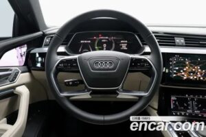 Audi e-tron 55 4WD Sportback 2022 года из Южной Кореи