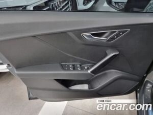 Audi Q2 35 TDI Premium 2020 года из Южной Кореи