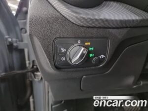 Audi Q2 35 TDI Premium 2020 года из Южной Кореи