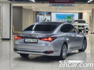 Lexus ES Executive 2022 года из Южной Кореи