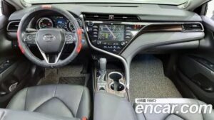 Toyota Camry 2.5 XLE HYBRID 2021 года из Южной Кореи