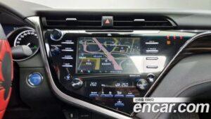 Toyota Camry 2.5 XLE HYBRID 2021 года из Южной Кореи