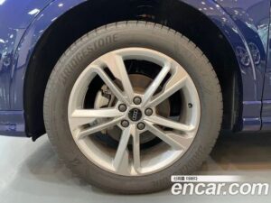 Audi Q3 35 TDI 4WD Premium 2022 года из Южной Кореи