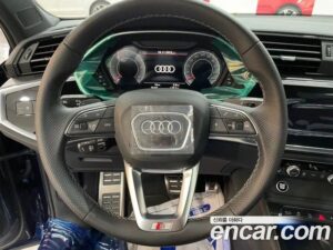 Audi Q3 35 TDI 4WD Premium 2022 года из Южной Кореи