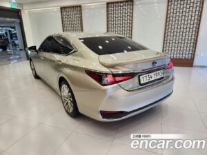 Lexus ES Luxury Plus 2020 года из Южной Кореи