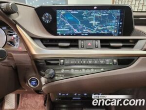 Lexus ES Luxury Plus 2020 года из Южной Кореи
