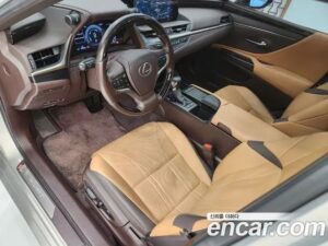 Lexus ES Luxury Plus 2020 года из Южной Кореи