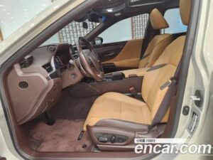 Lexus ES Luxury Plus 2020 года из Южной Кореи